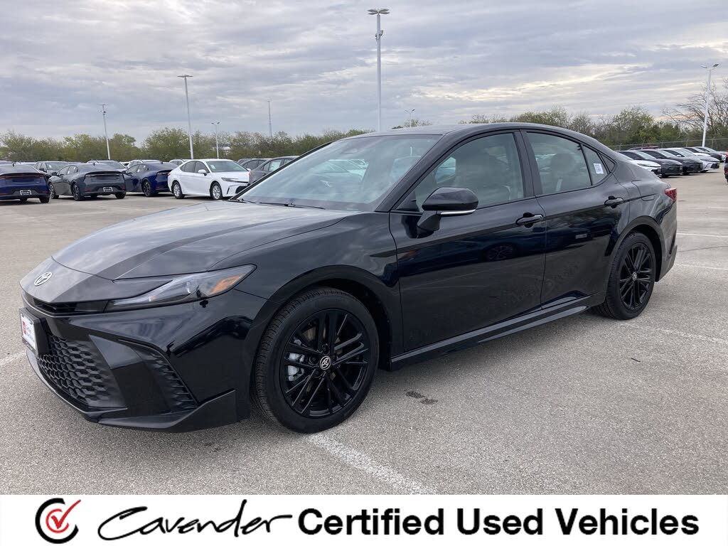 2026 Toyota Camry SE FWD