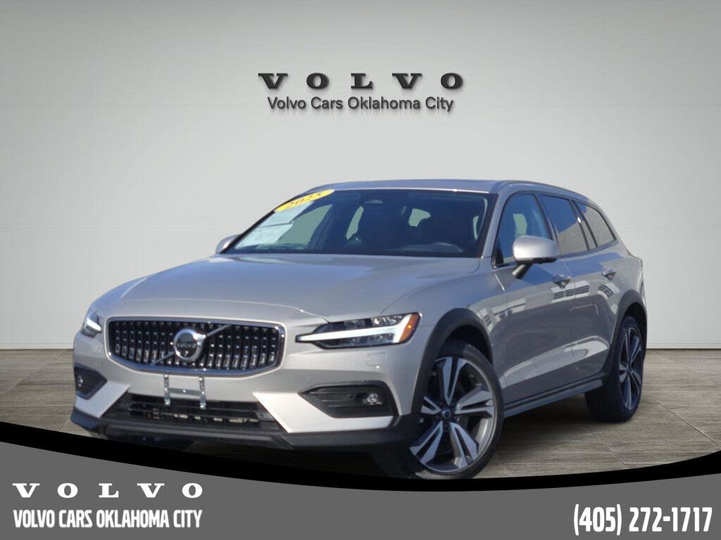 2025 Volvo V60 Cross Country B5 Plus AWD