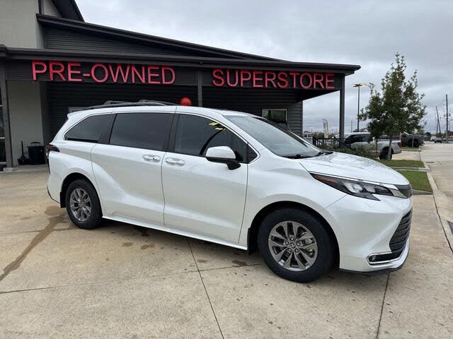 2024 Toyota Sienna XLE 7-Passenger FWD