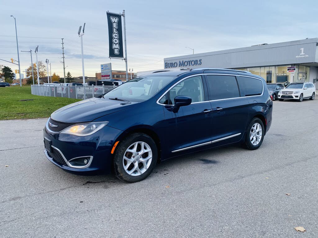 2017 Chrysler Pacifica Touring L Plus FWD