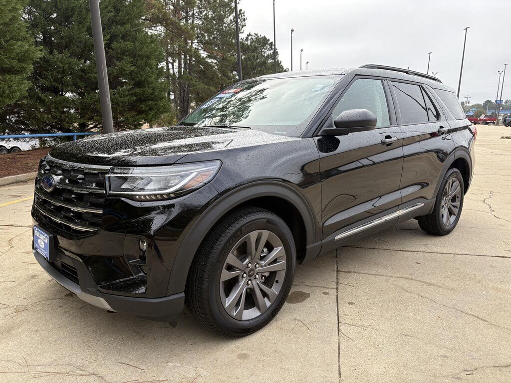 2025 Ford Explorer Active AWD