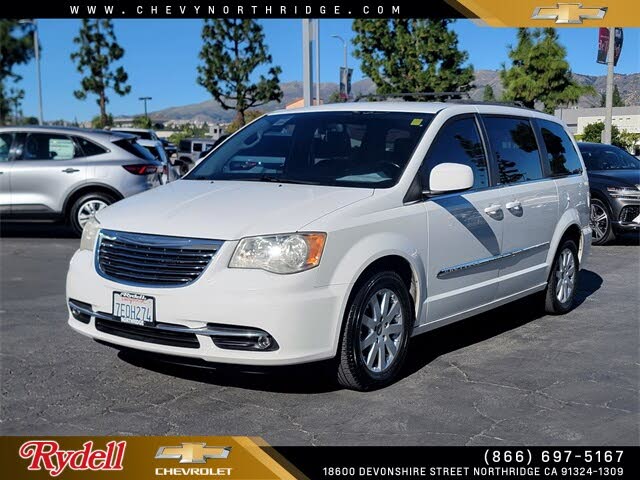 2014 Chrysler Town & Country Touring FWD