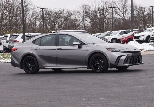 2025 Toyota Camry SE FWD