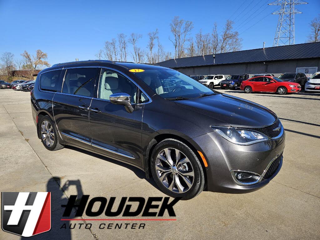 2017 Chrysler Pacifica Limited FWD