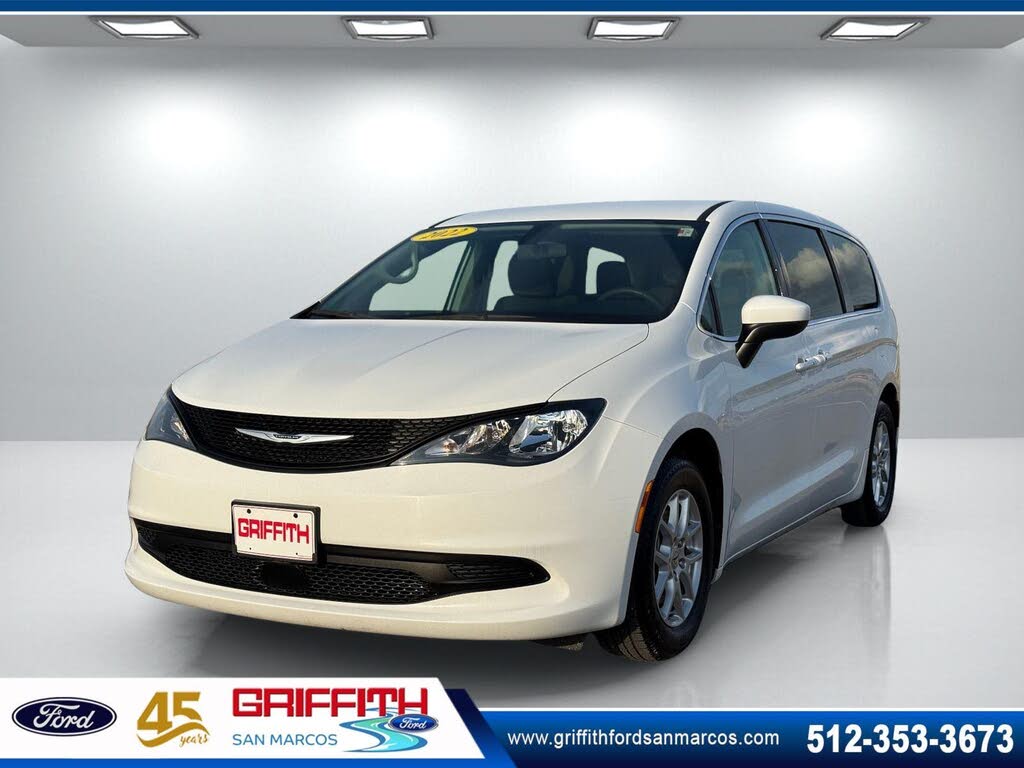 2022 Chrysler Voyager LX FWD