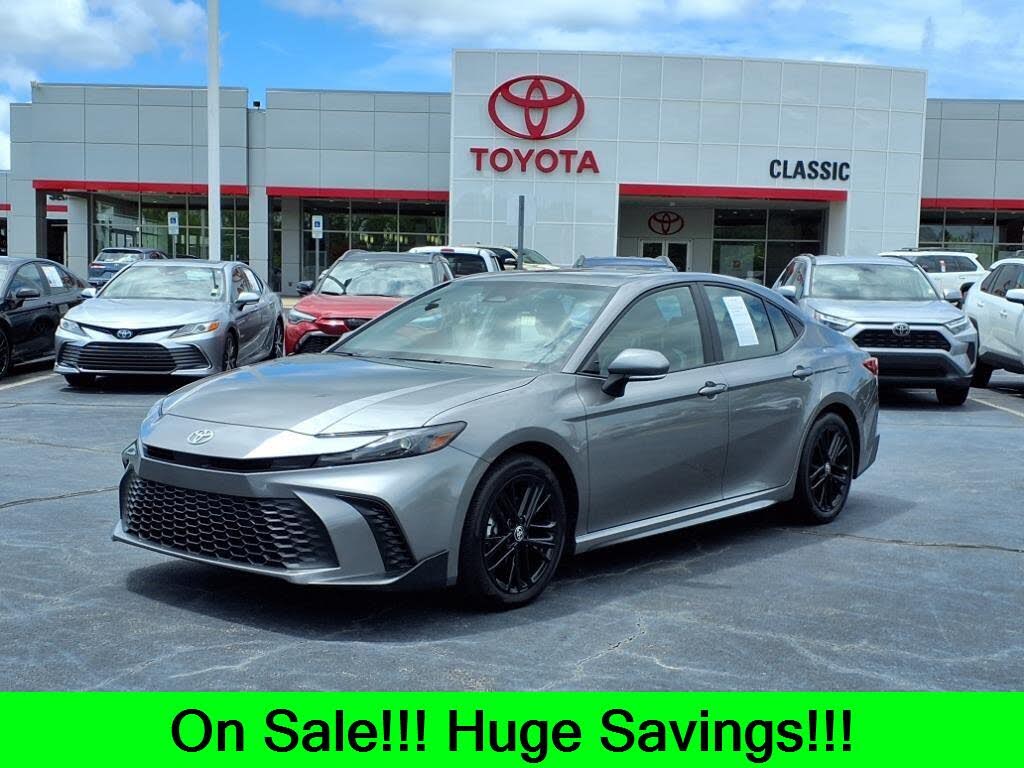 2025 Toyota Camry SE FWD