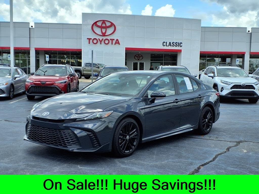 2025 Toyota Camry SE FWD