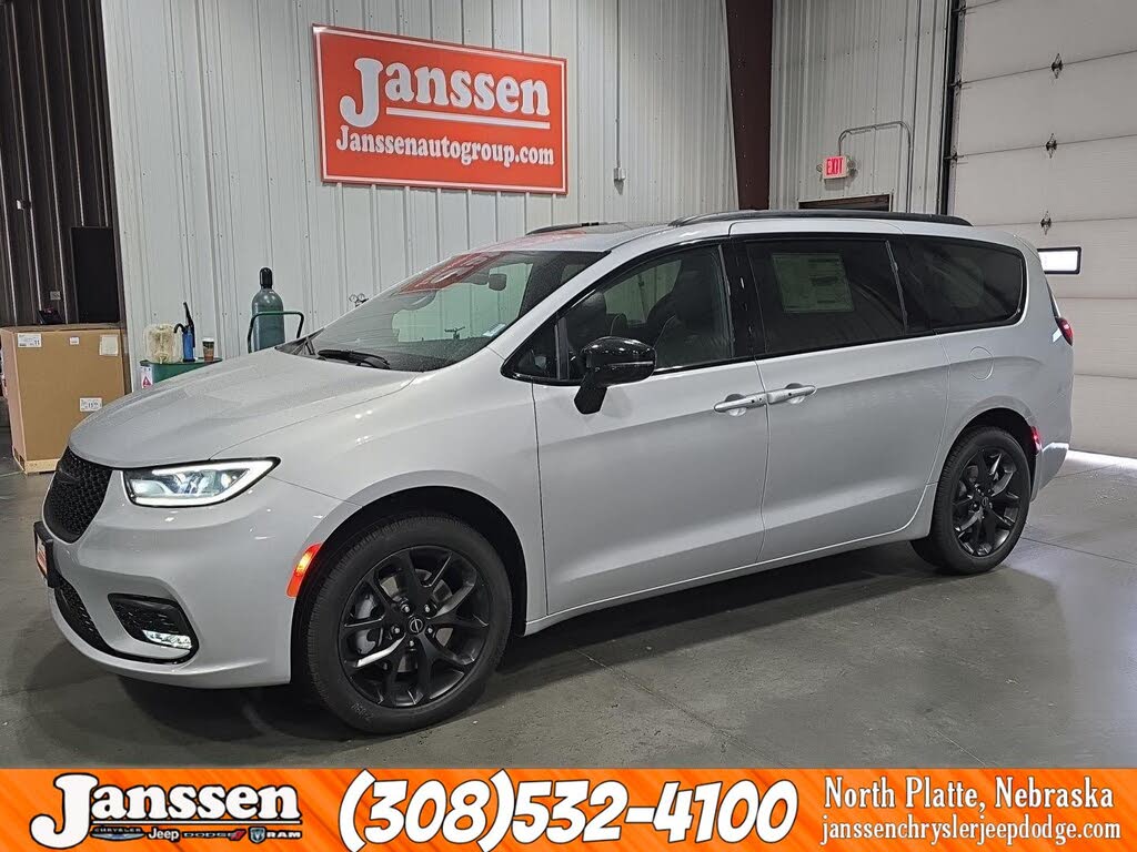 2026 Chrysler Pacifica Limited AWD