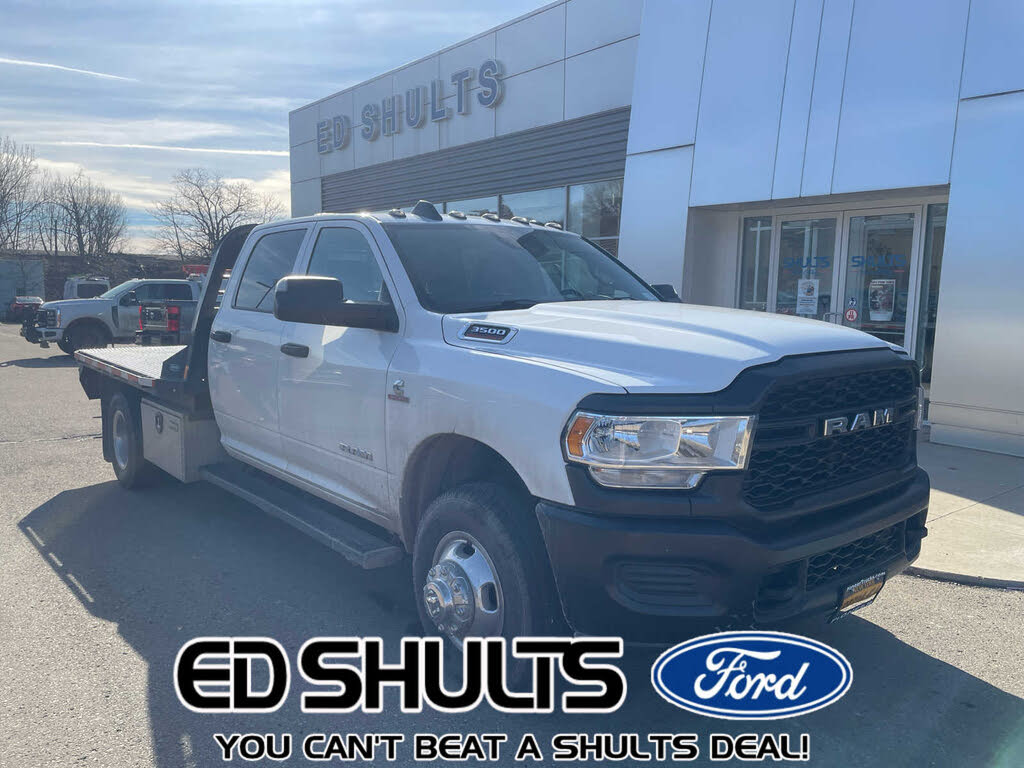 2022 RAM 3500 Chassis Tradesman Crew Cab DRW 4WD