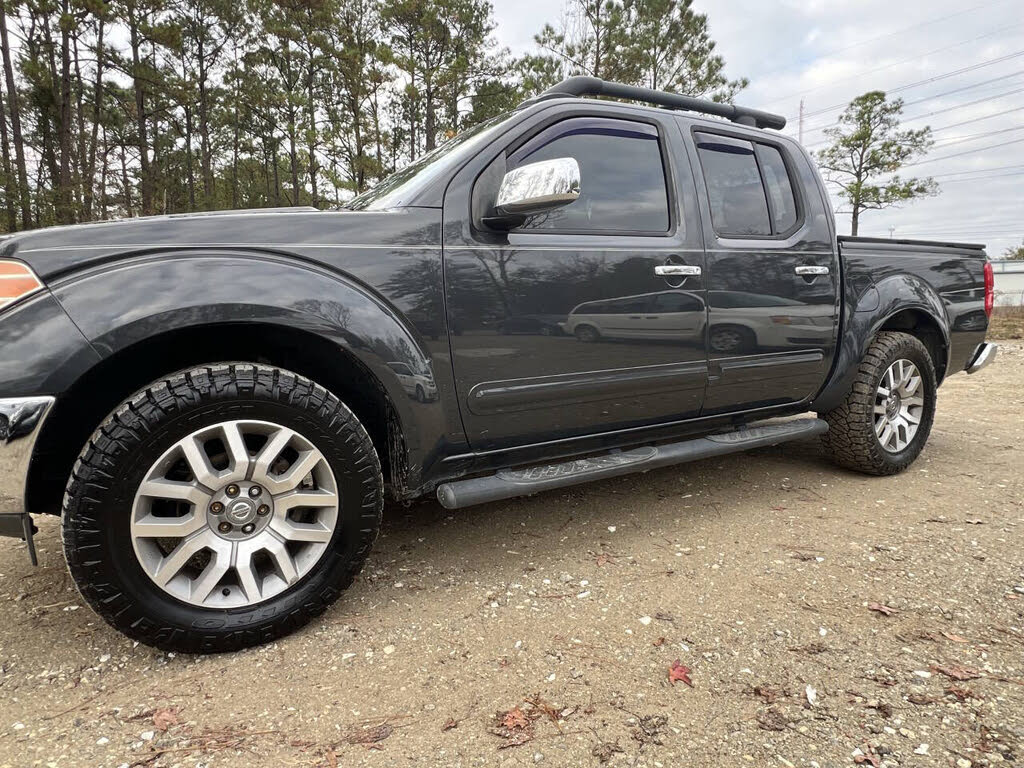 2010 Nissan Frontier LE Crew Cab