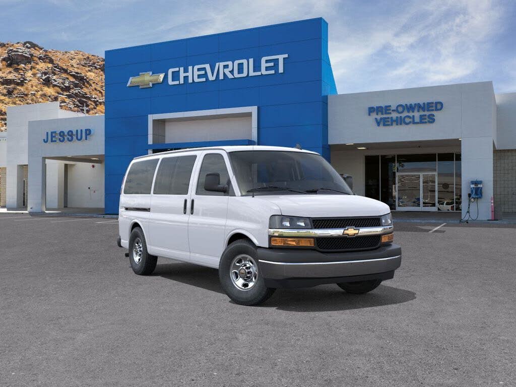 2025 Chevrolet Express 2500 LT RWD