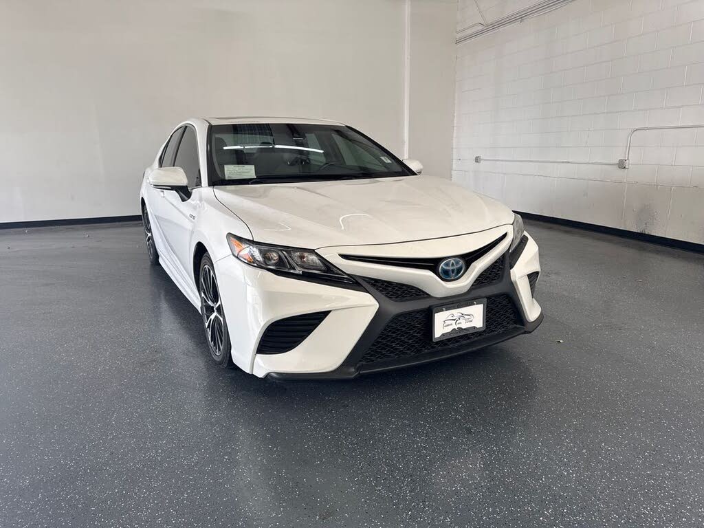 2018 Toyota Camry Hybrid SE FWD