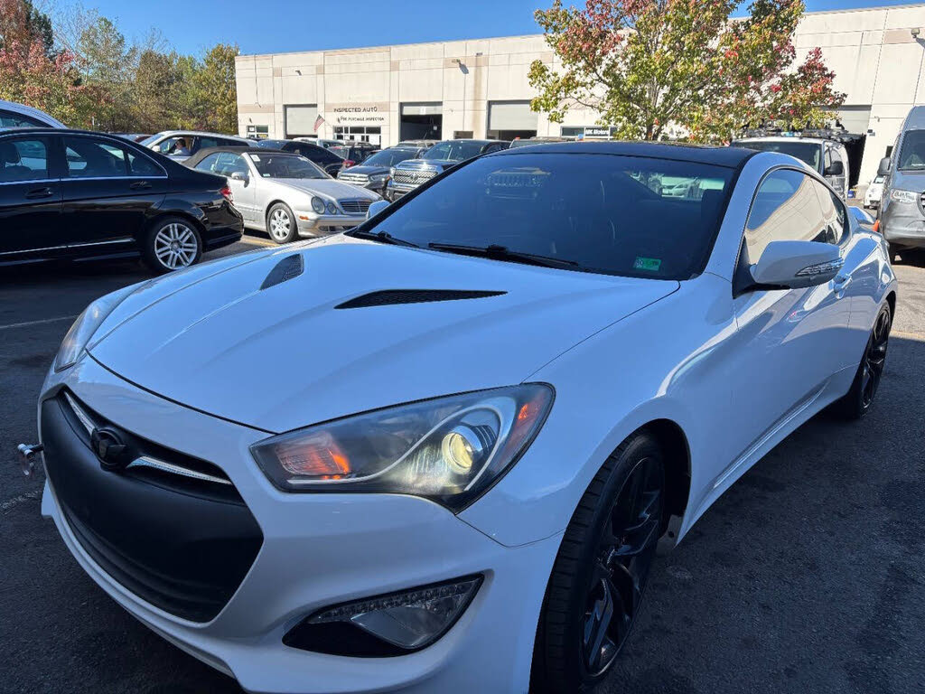 2016 Hyundai Genesis Coupe 3.8 Ultimate RWD with Black Interior