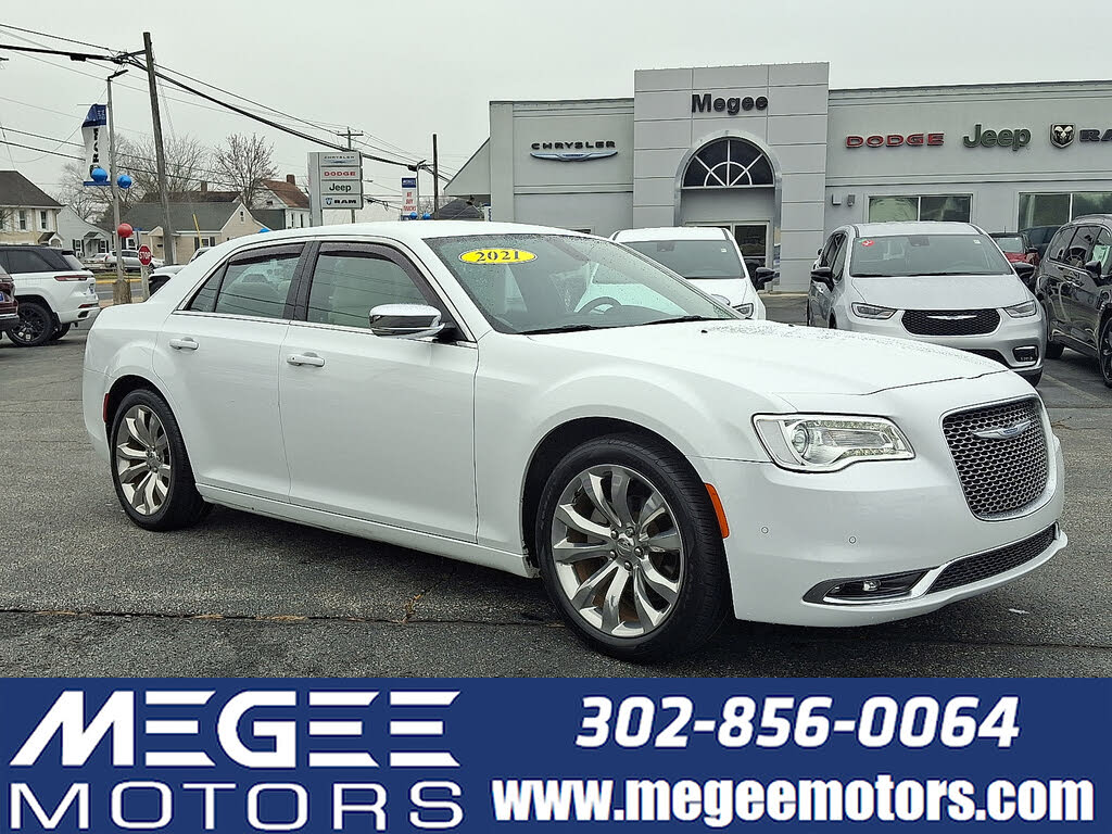 2021 Chrysler 300 Touring L RWD