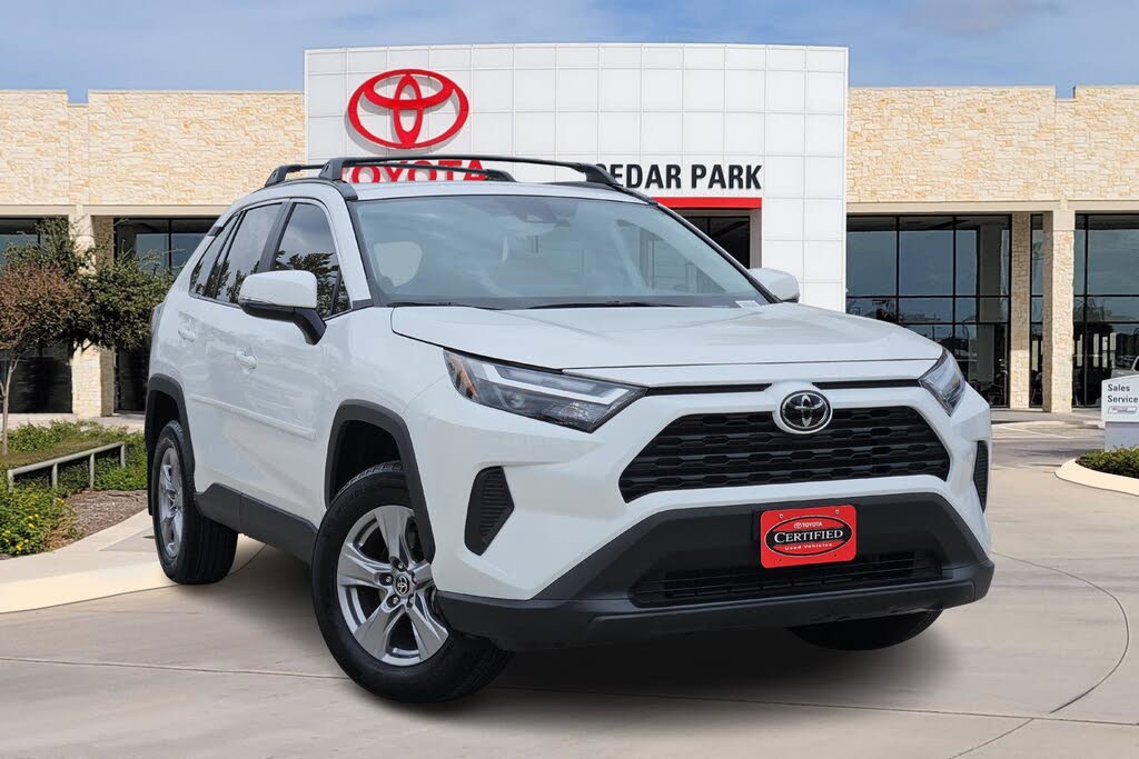 2025 Toyota RAV4 XLE FWD