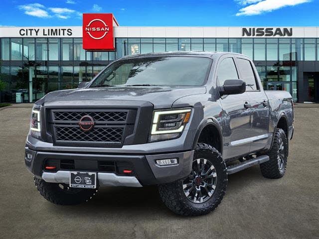 2024 Nissan Titan PRO-4X Crew Cab 4WD