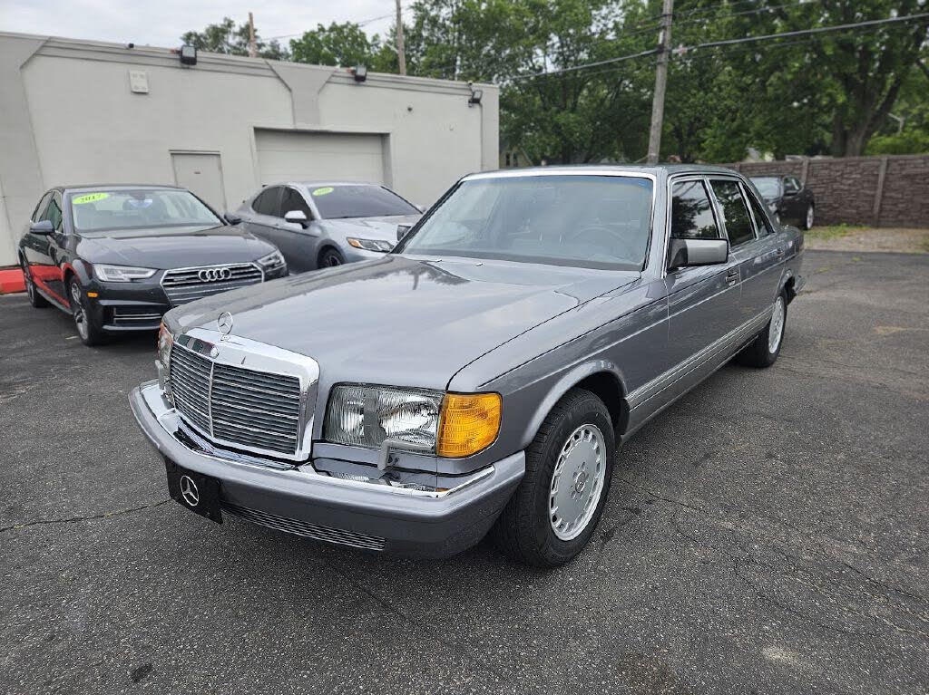 1987 Mercedes-Benz 420-Class 420SEL Sedan