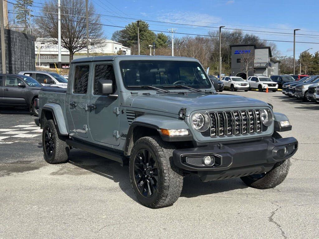 2024 Jeep Gladiator NightHawk Crew Cab 4WD