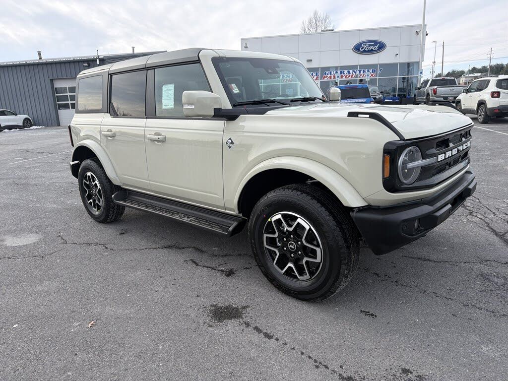 2025 Ford Bronco Outer Banks 4-Door 4WD