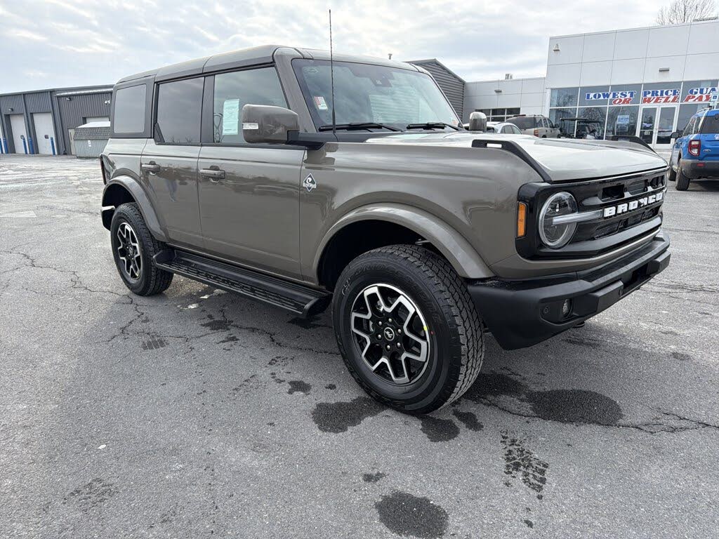 2025 Ford Bronco Outer Banks 4-Door 4WD