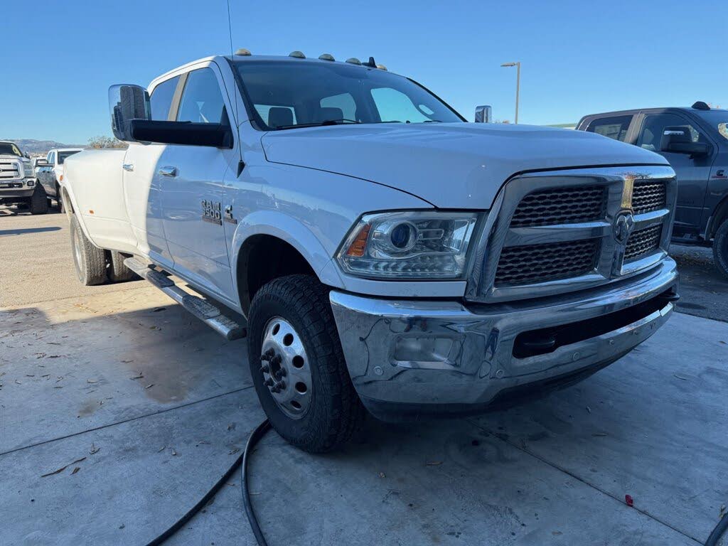 2016 RAM 3500 Laramie Crew Cab LB DRW 4WD