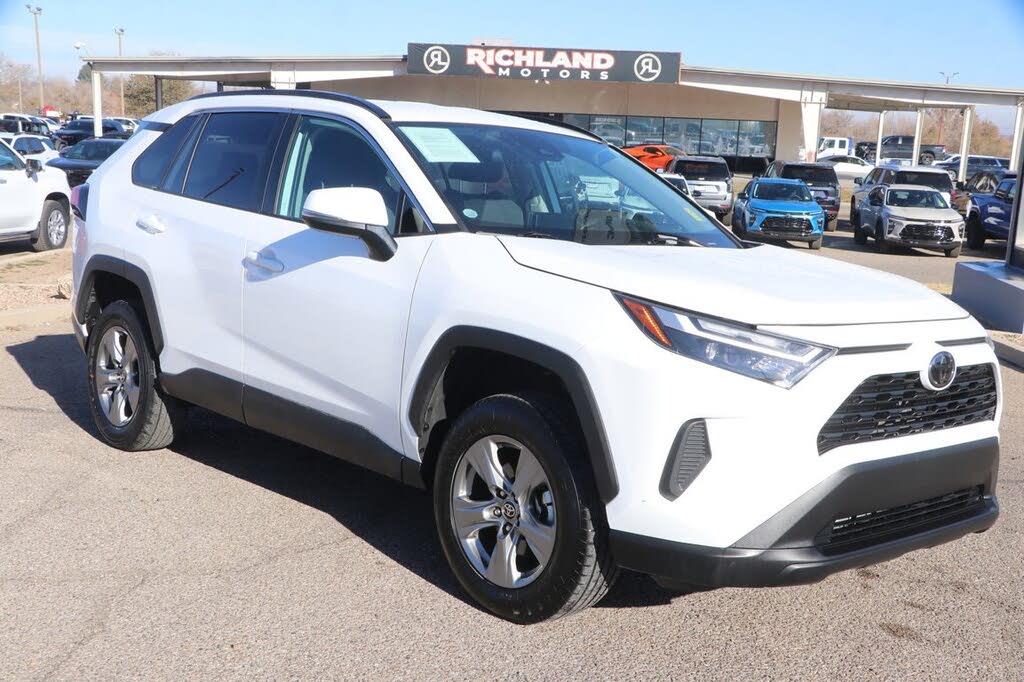 2024 Toyota RAV4 XLE FWD