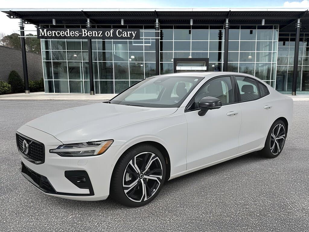 2023 Volvo S60 B5 Plus Dark Theme AWD