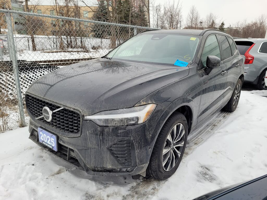 Volvo XC60 B5 Plus Dark Theme AWD 2025