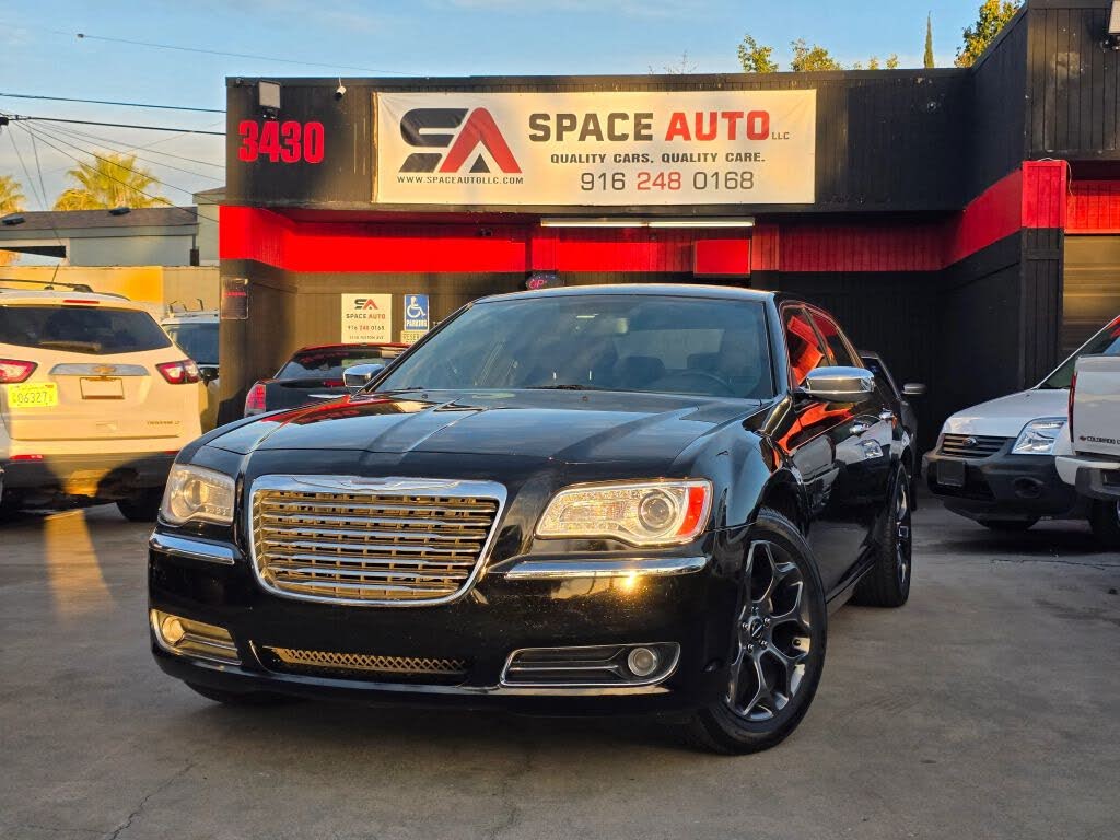 2012 Chrysler 300 Limited RWD