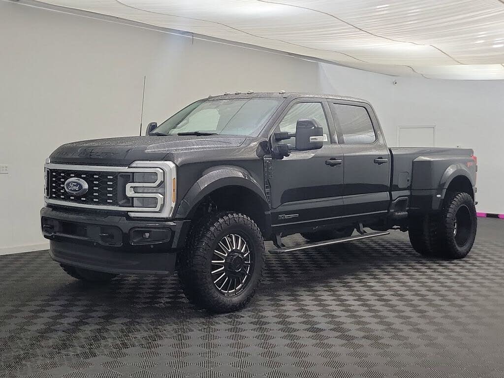 2025 Ford F-450 Super Duty Platinum Crew Cab LB DRW 4WD