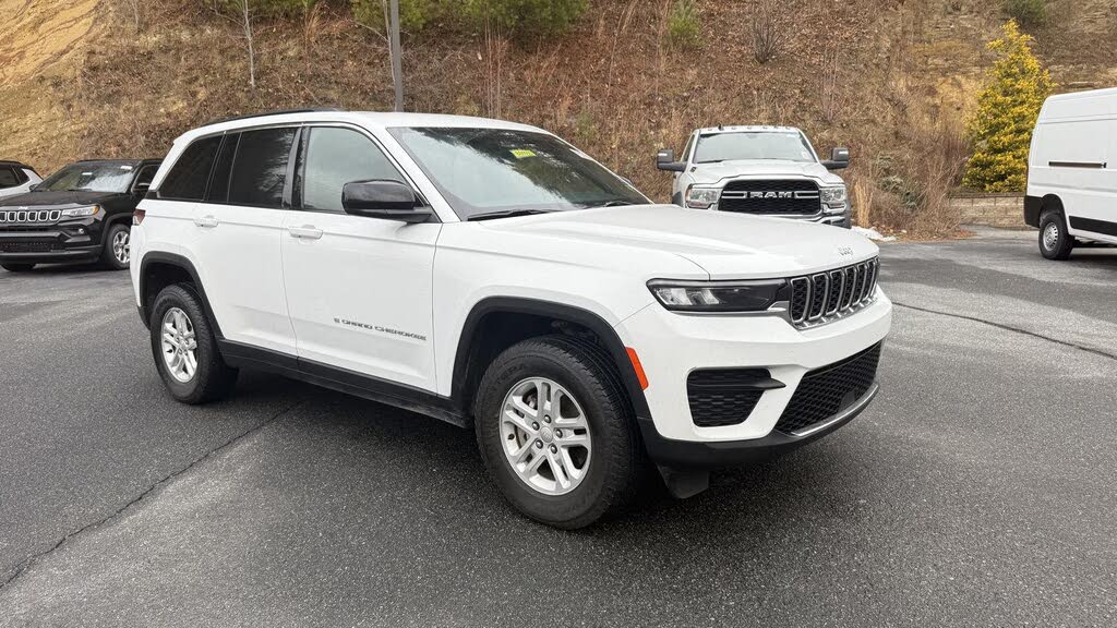 2025 Jeep Grand Cherokee Laredo 4WD