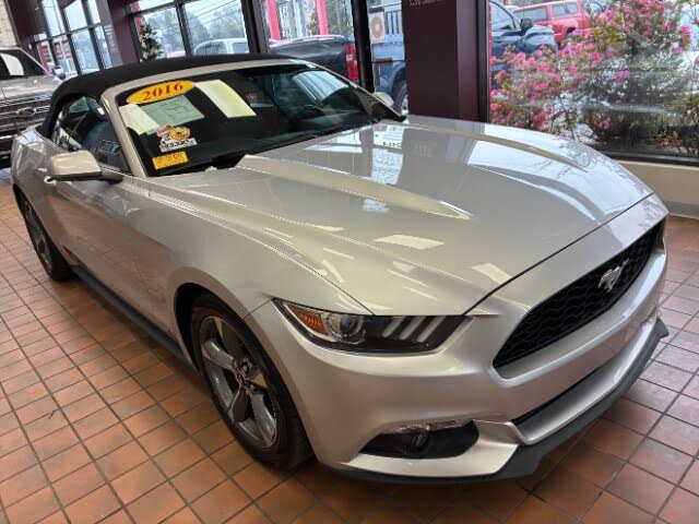 2016 Ford Mustang V6 Convertible RWD