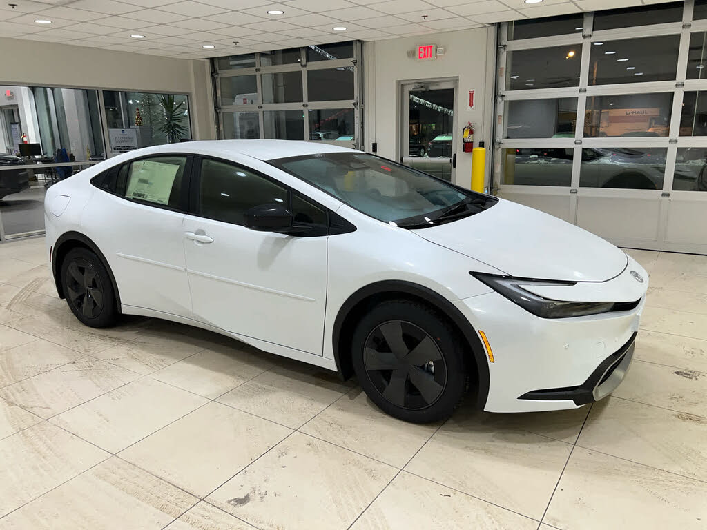 2026 Toyota Prius Plug-In Hybrid SE FWD