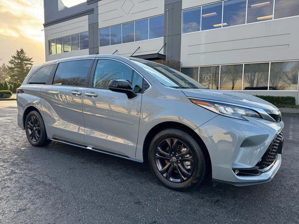 2024 Toyota Sienna XSE 7-Passenger AWD