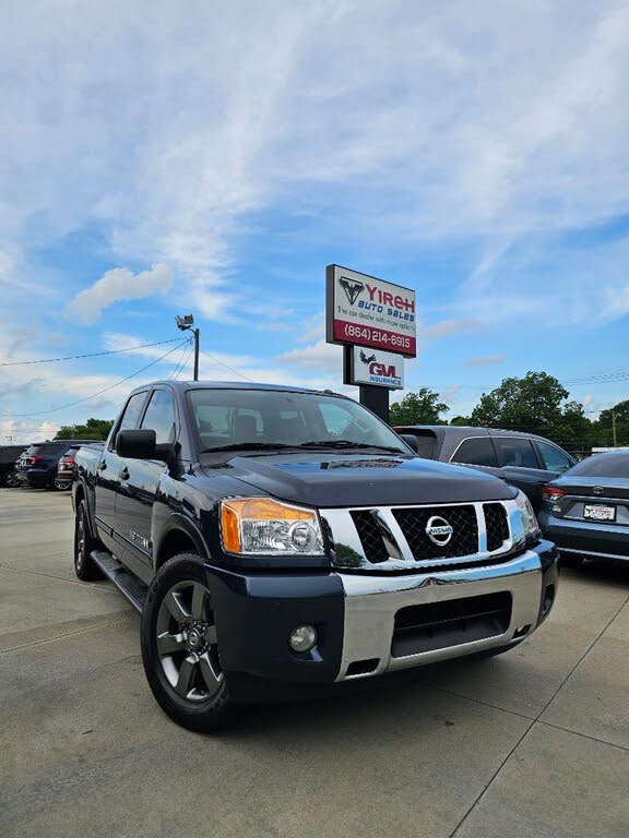 2015 Nissan Titan SV Crew Cab