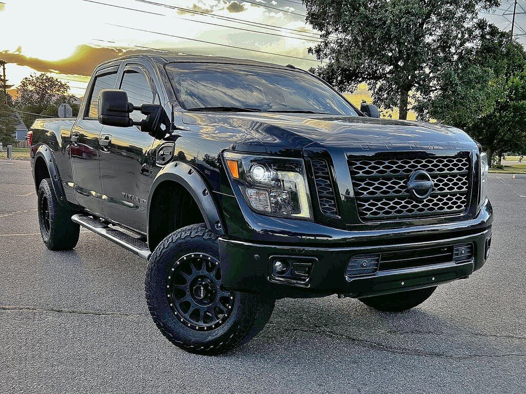 2018 Nissan Titan XD SL Crew Cab 4WD