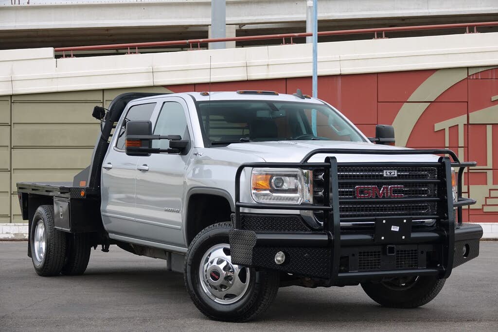 2016 GMC Sierra 3500HD Chassis SLE Crew Cab 4WD