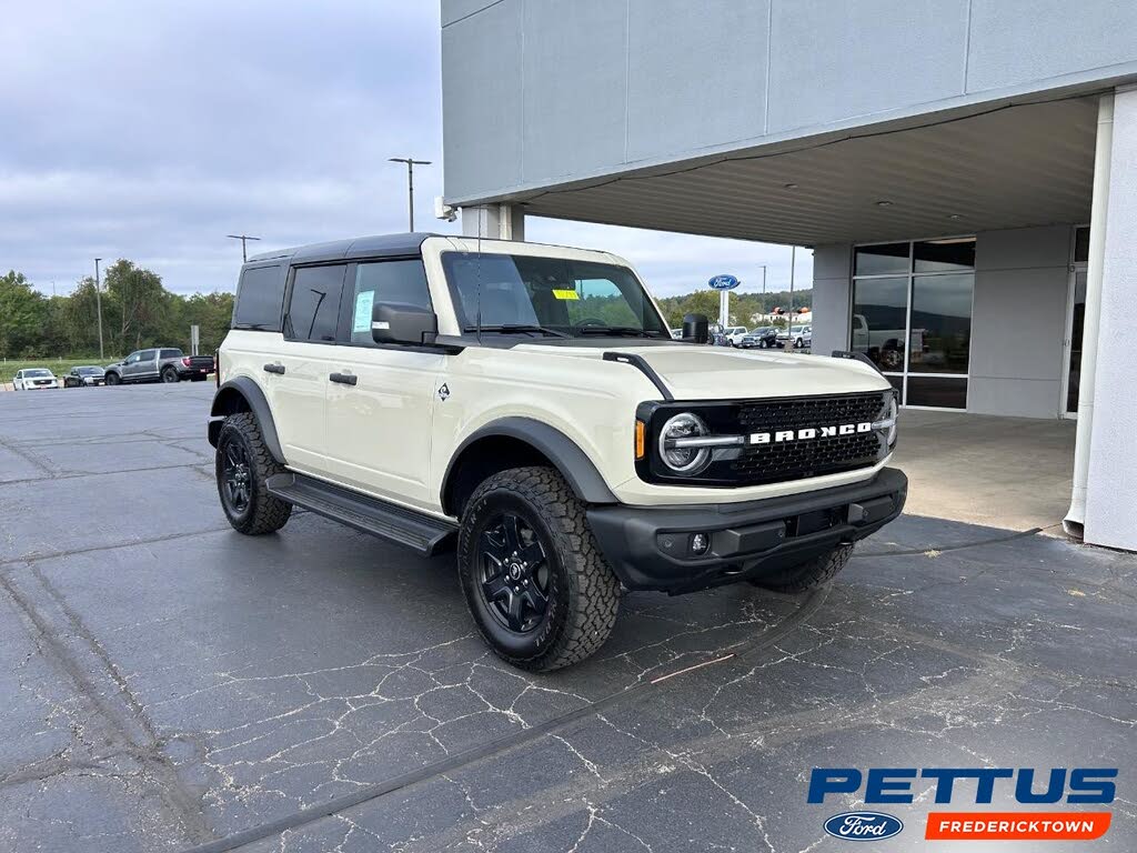 2025 Ford Bronco Outer Banks 4-Door 4WD