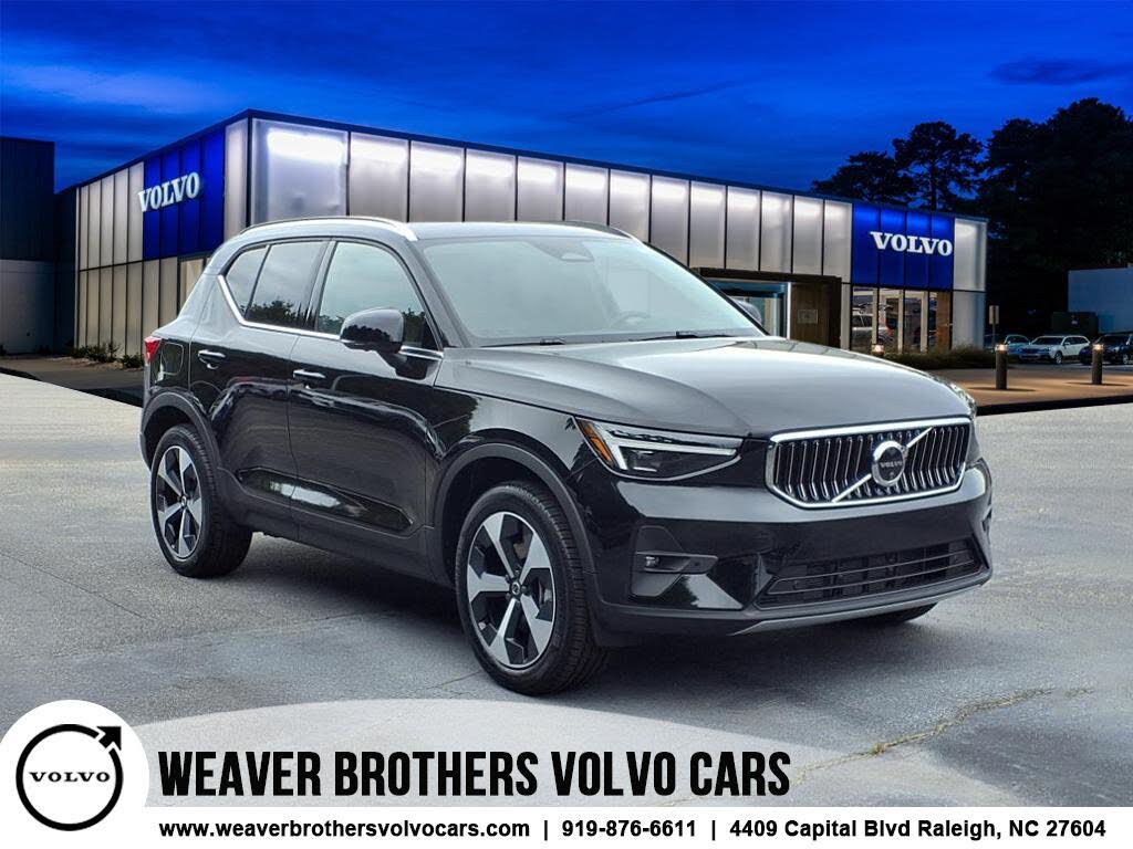 2025 Volvo XC40 B5 Plus Bright Theme AWD