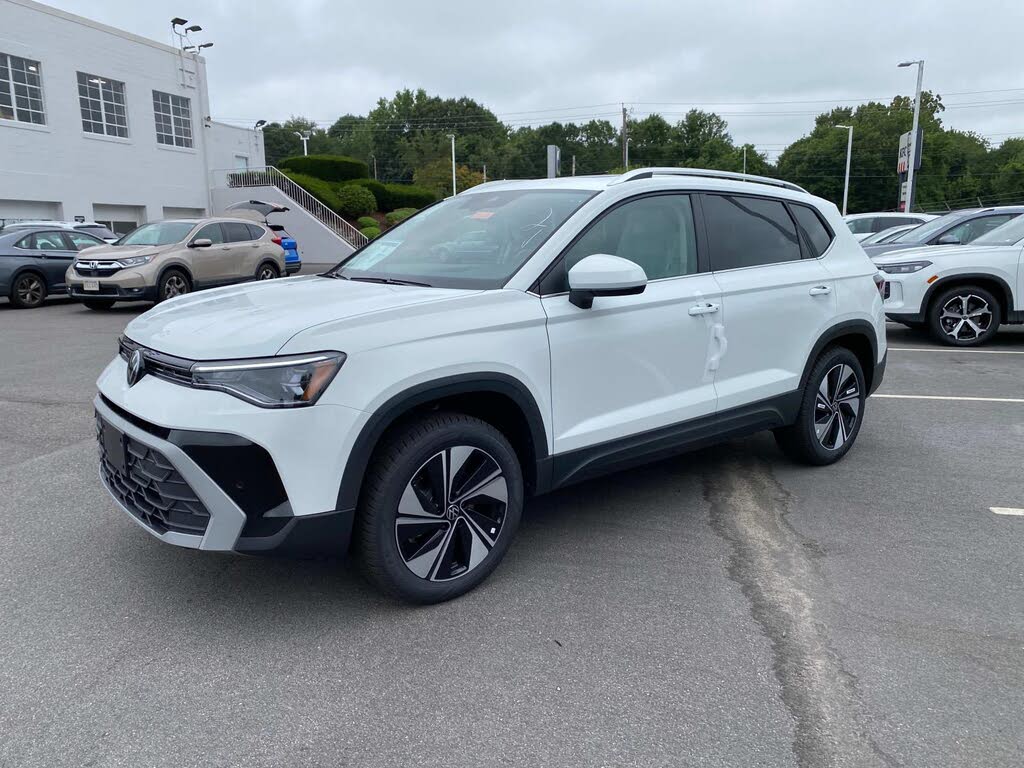 2025 Volkswagen Taos SE 4Motion