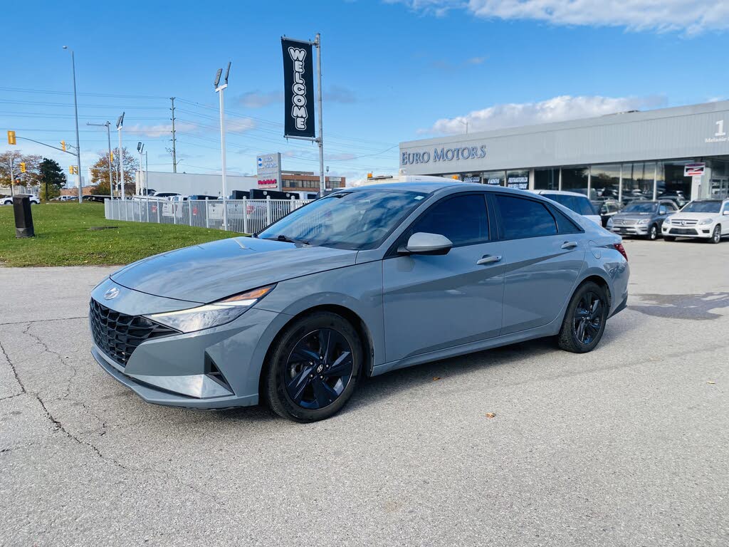 2022 Hyundai Elantra SEL FWD