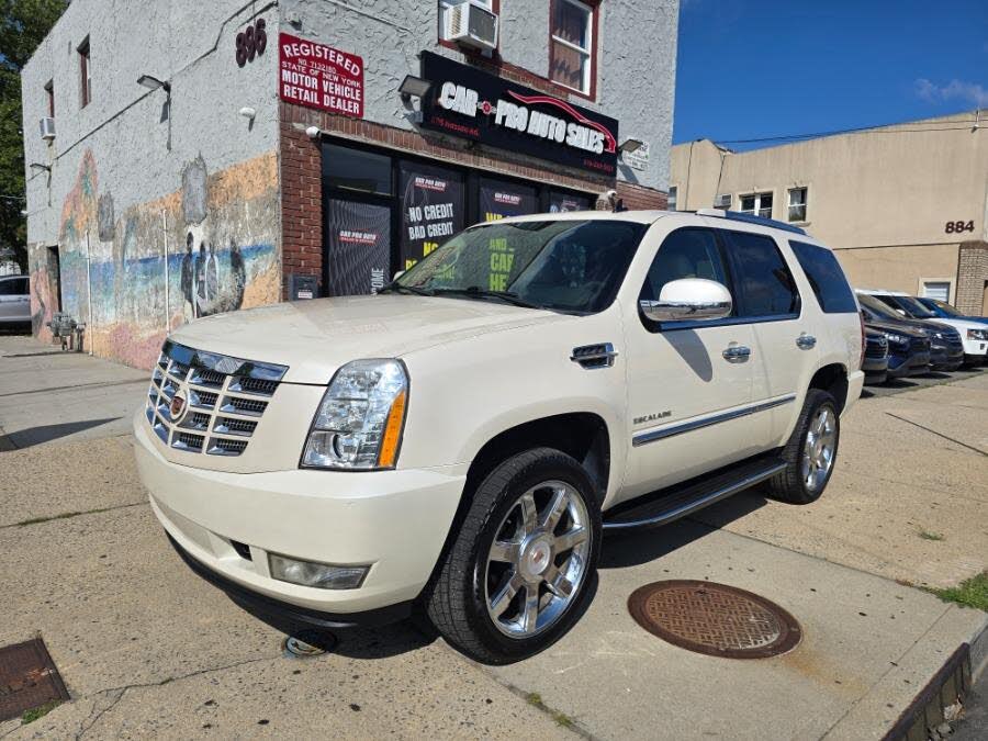 2013 Cadillac Escalade Luxury RWD