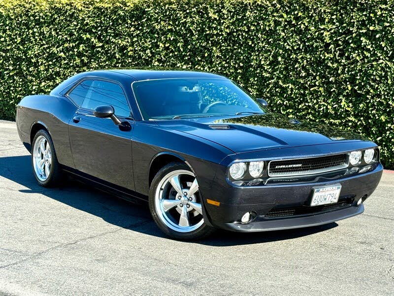 2012 Dodge Challenger SXT RWD