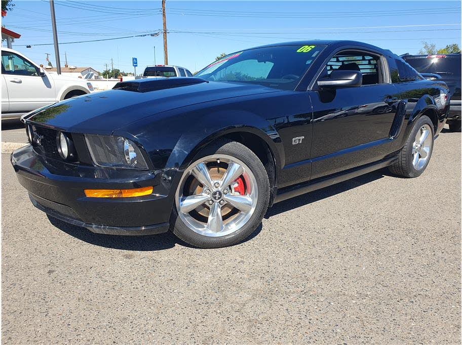 2006 Ford Mustang GT Premium RWD