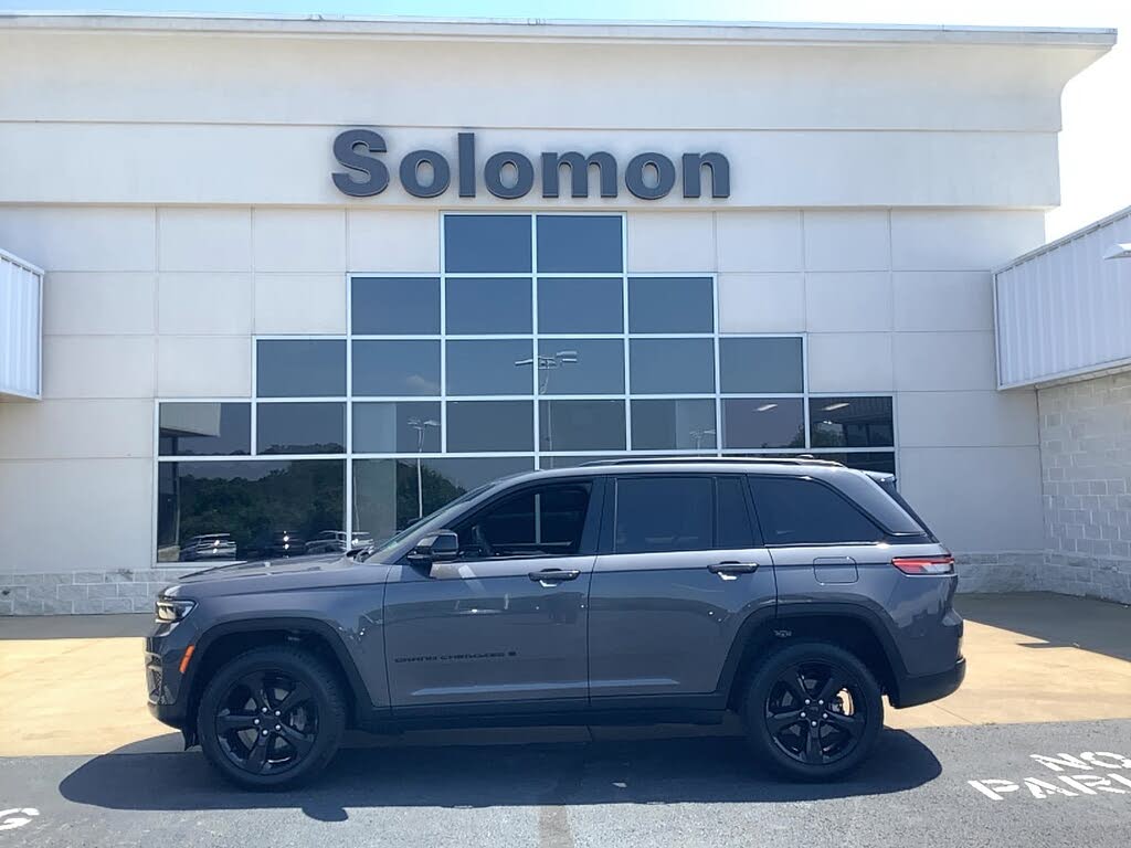 2023 Jeep Grand Cherokee Altitude 4WD