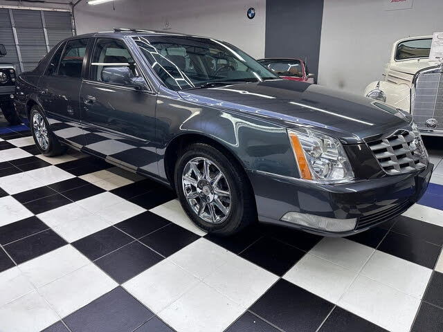 2011 Cadillac DTS Luxury FWD