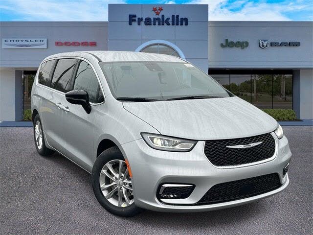 2026 Chrysler Pacifica Select FWD