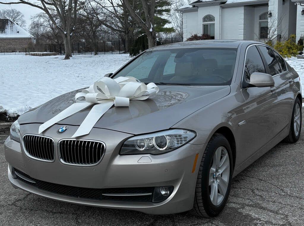 2013 BMW 5 Series 528i Sedan RWD
