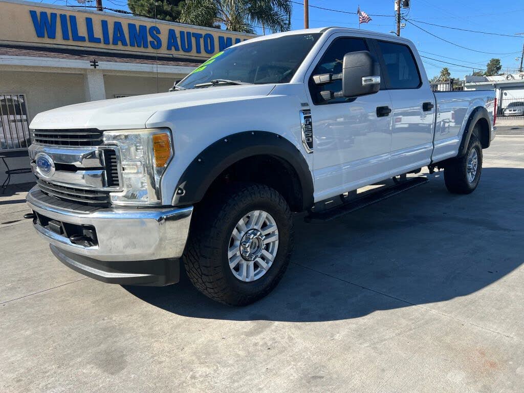 2017 Ford F-250 Super Duty XL Crew Cab LB 4WD
