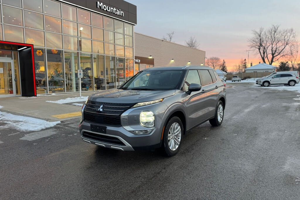 2022 Mitsubishi Outlander SE S-AWC